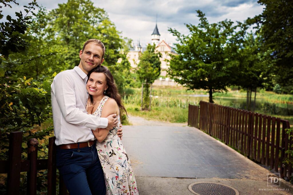 Předsvatební fotografie od fotografa Tomáše Drozda na zámku Raduň