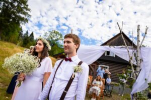Svatební fotografie Anety a Jirky z boho svatby v Beskydech.