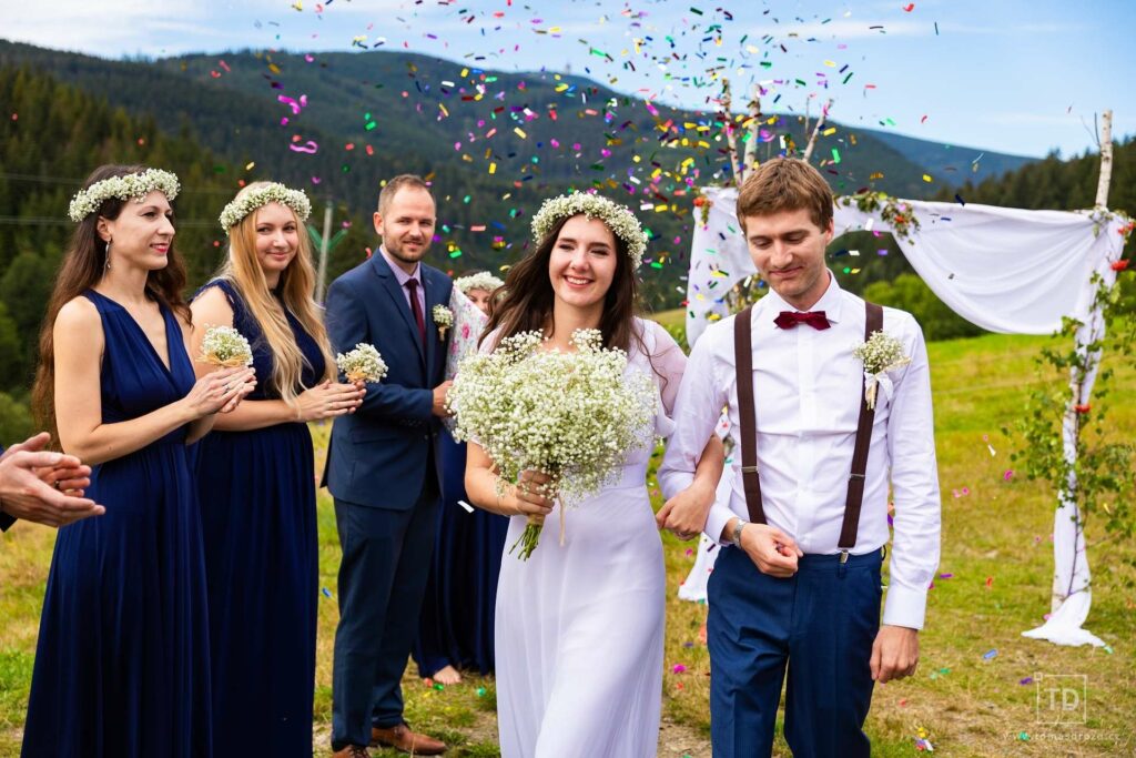 Svatební fotografie Anety a Jirky z boho svatby v Beskydech.
