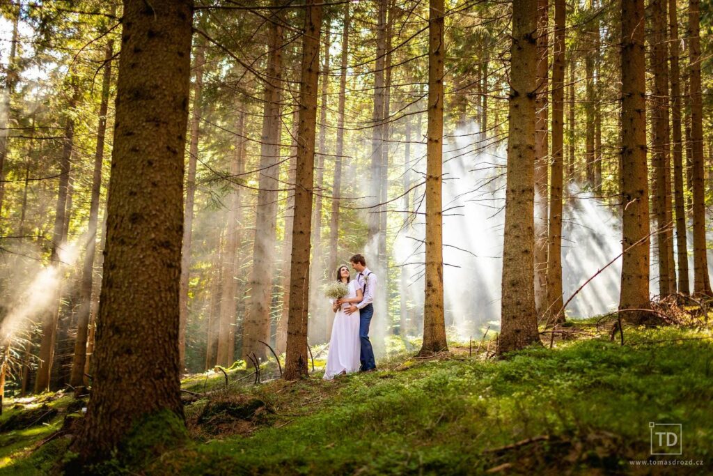 Svatební fotografie Anety a Jirky z boho svatby v Beskydech.