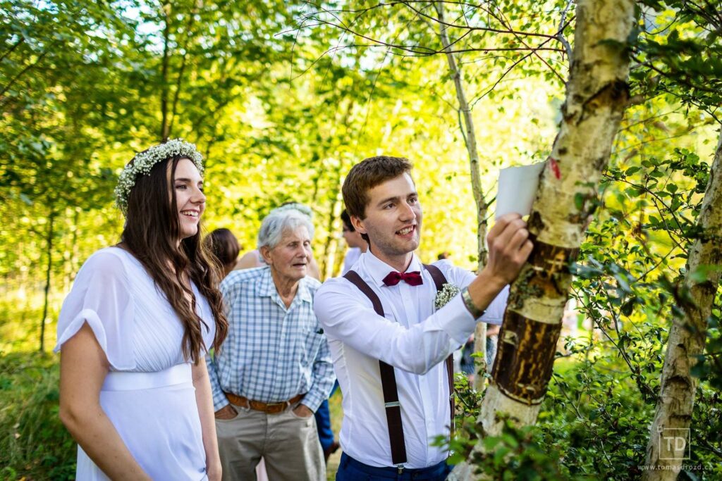 Svatební fotografie Anety a Jirky z boho svatby v Beskydech.