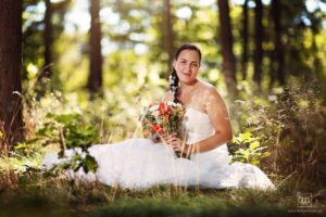 Svatební fotografie nevěsty v lese od fotografa Tomáše Drozda